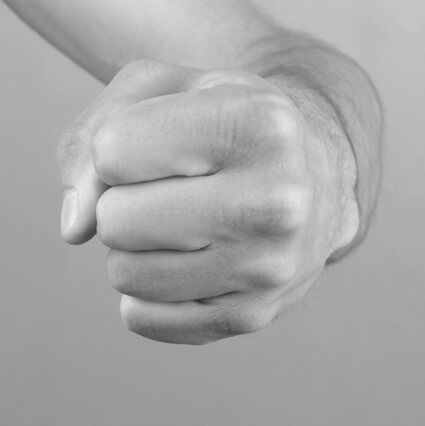 Sintomatologia spastica della mano – Pugno chiuso